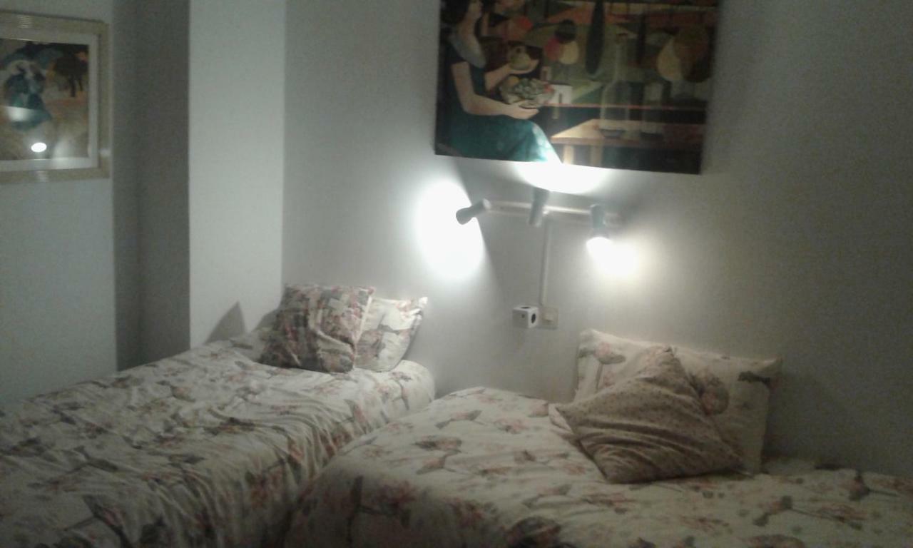 Habitacion Doble En Casa Particular กาดาเกส ภายนอก รูปภาพ